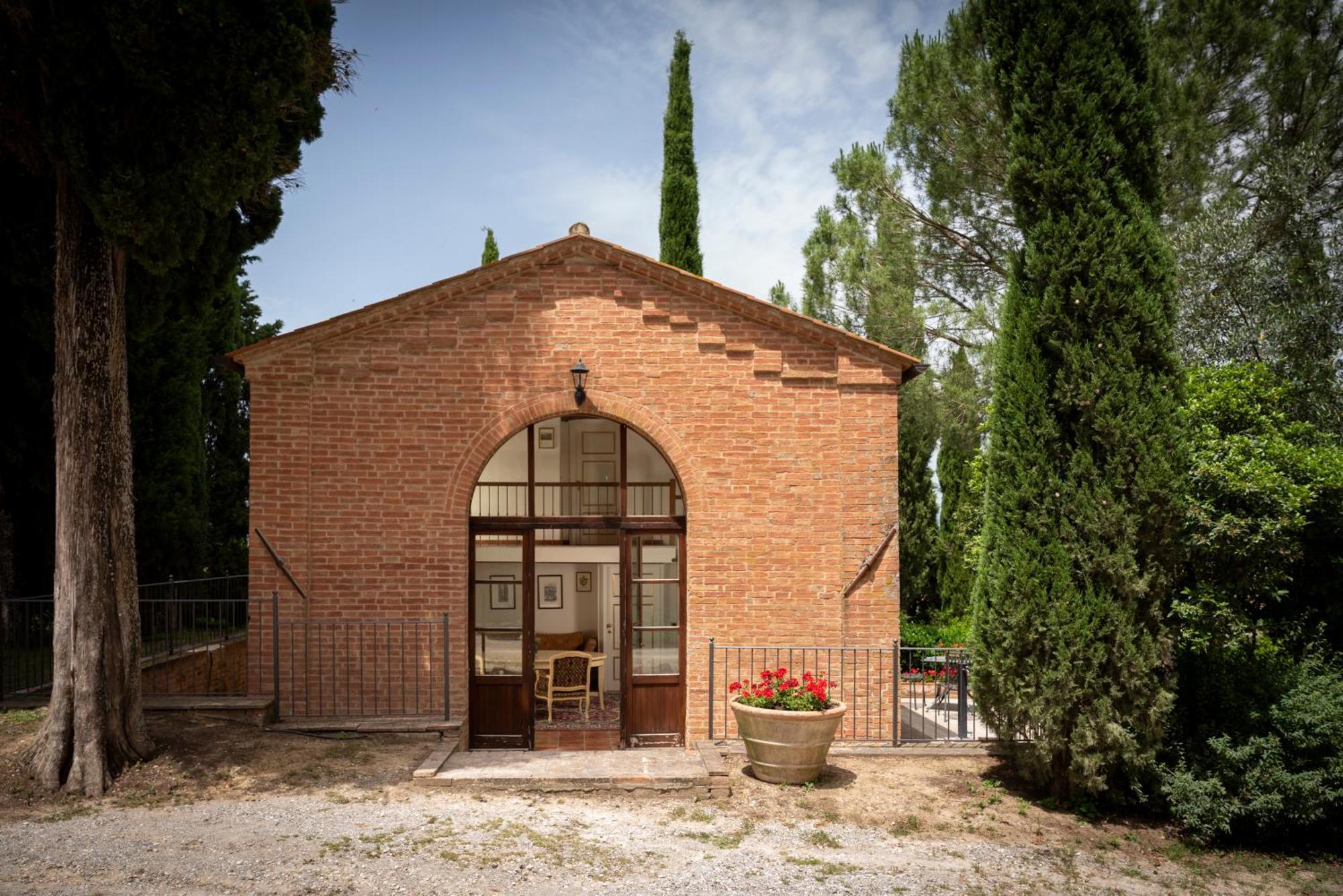 Отель Castello Di Leonina Relais - Adults Only Сиена Экстерьер фото