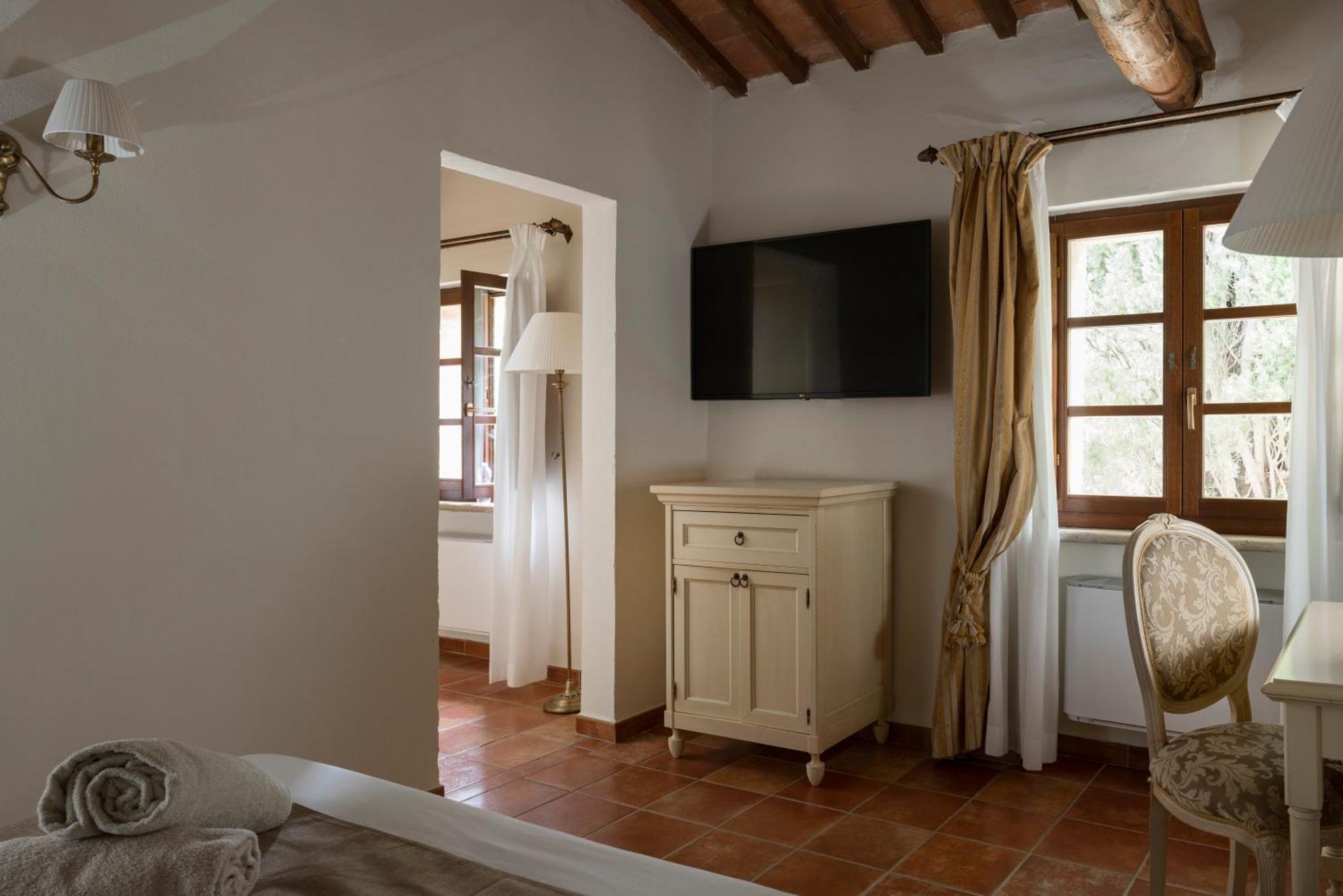 Отель Castello Di Leonina Relais - Adults Only Сиена Экстерьер фото